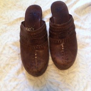 UGG Australia Vivica Leather Mules